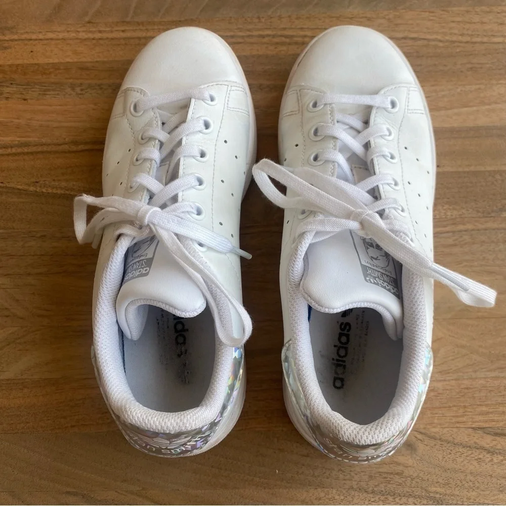 White Adidas Stan Smith Ortholite Kids Holographic trainers. Size 4.5
